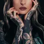 Griffe de Tattoo cover sur cicatrice : l’art de transformer la peau